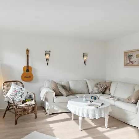 Feriehus 2 Bedroom Beautiful In