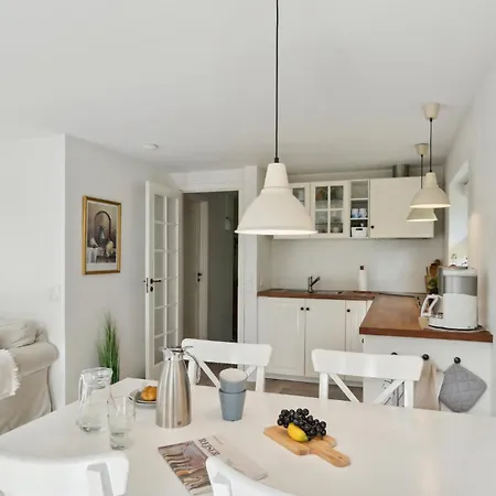 2 Bedroom Beautiful In Feriehus Vejby